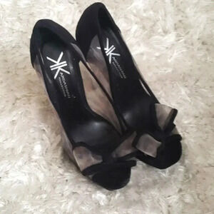 Kardashian kollection pump heels size 6.5